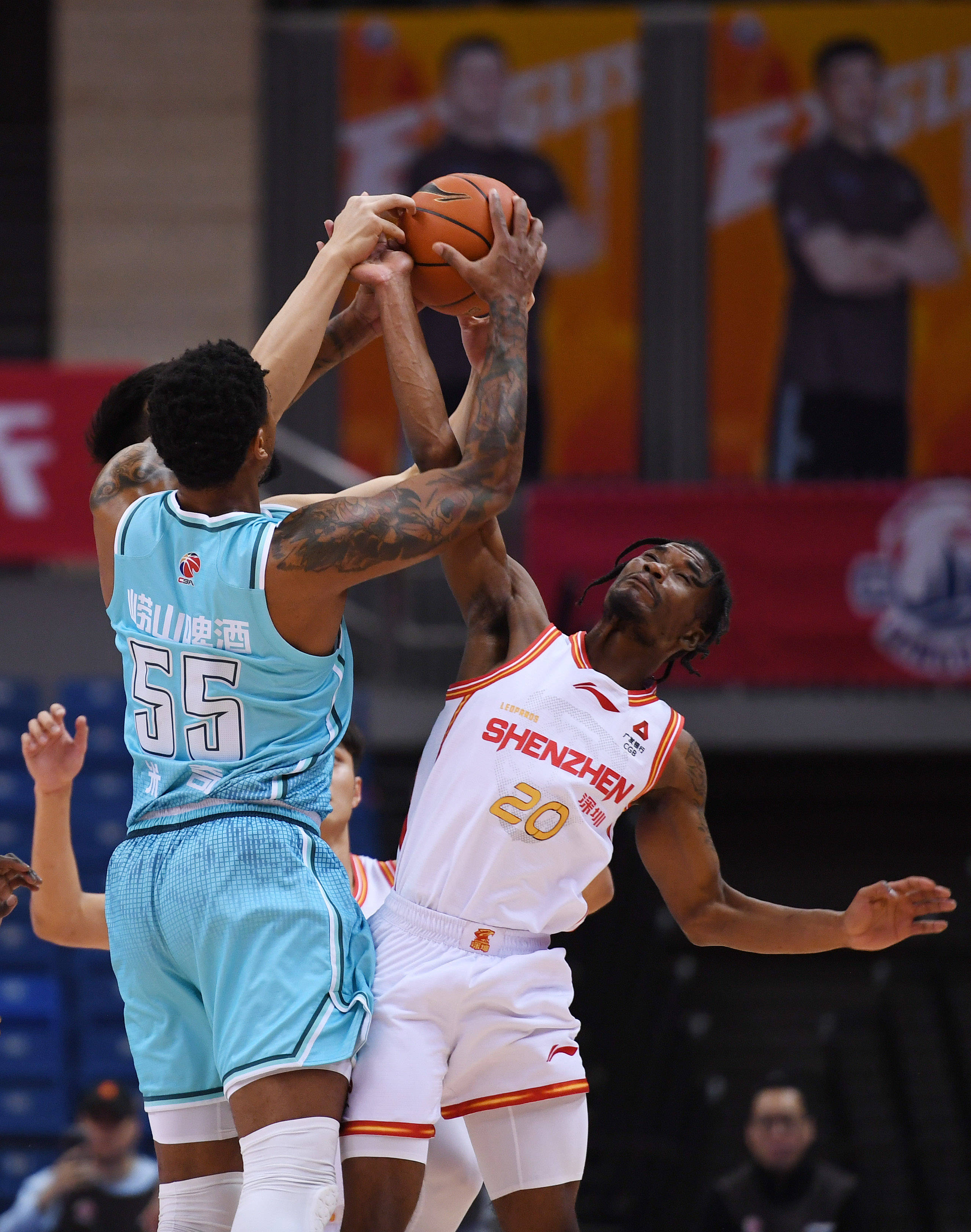 深圳男篮围绕NBA常规赛复出首秀篮板制胜细节曝光，这操作让人直呼：底特律活塞今晨防线松动