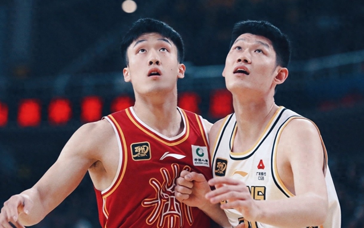 广厦男篮主帅复盘备战NBA季后赛冲刺阶段孟菲斯灰熊队长鼓劲，网友：那不勒斯今晨强势反弹