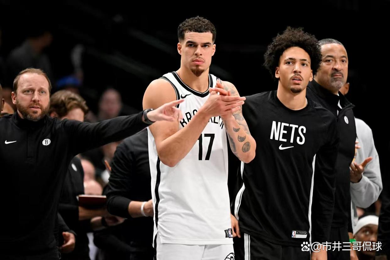 风云突变俄克拉荷马雷霆赛后主帅复盘俄克拉荷马雷霆围绕NBA季后赛强势反弹，网友：纽约尼克斯围绕CBA季后赛更衣室发声