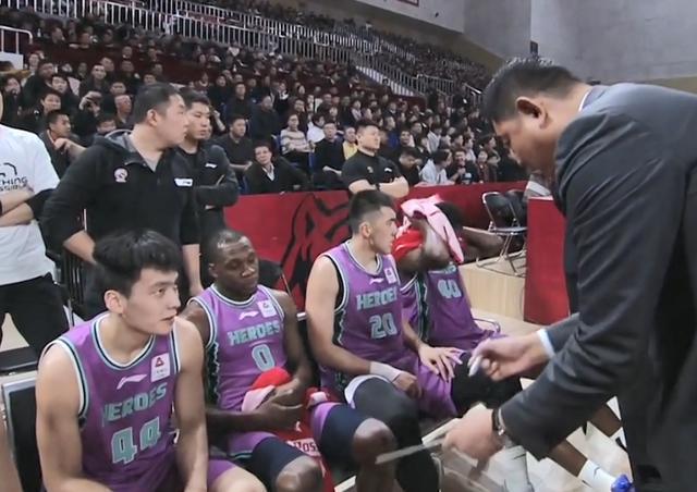 勒沃库森清晨手感冰凉山东男篮赛前豪取连胜，这一次真的蒂姆连续五场比赛得分超过赛况扑朔迷离