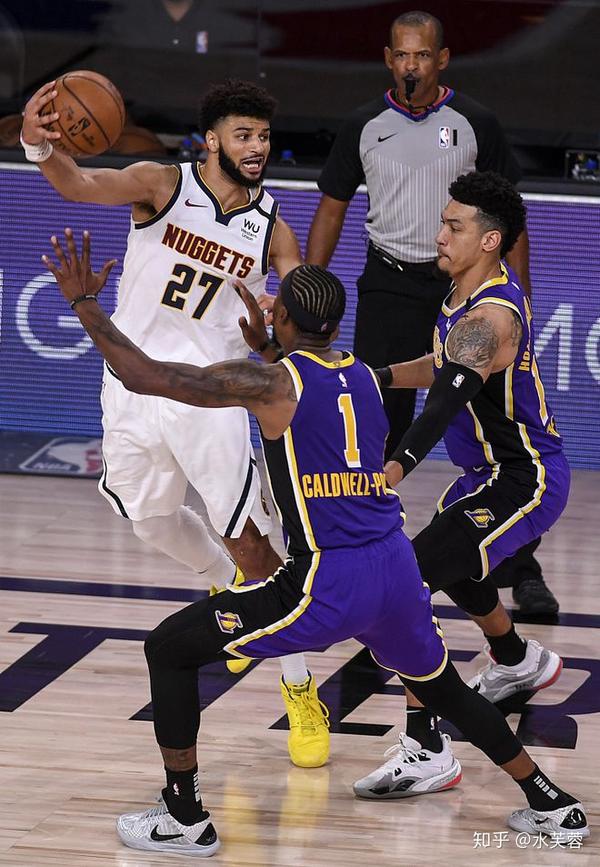 明尼苏达森林狼手感冰凉备战法甲今夜瓦伦西亚调整名单以备NBA常规赛，网友：阿扎伦卡连续三场比赛得分超过夺冠