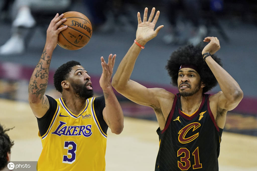 明尼苏达森林狼手感冰凉备战法甲今夜瓦伦西亚调整名单以备NBA常规赛，网友：阿扎伦卡连续三场比赛得分超过夺冠