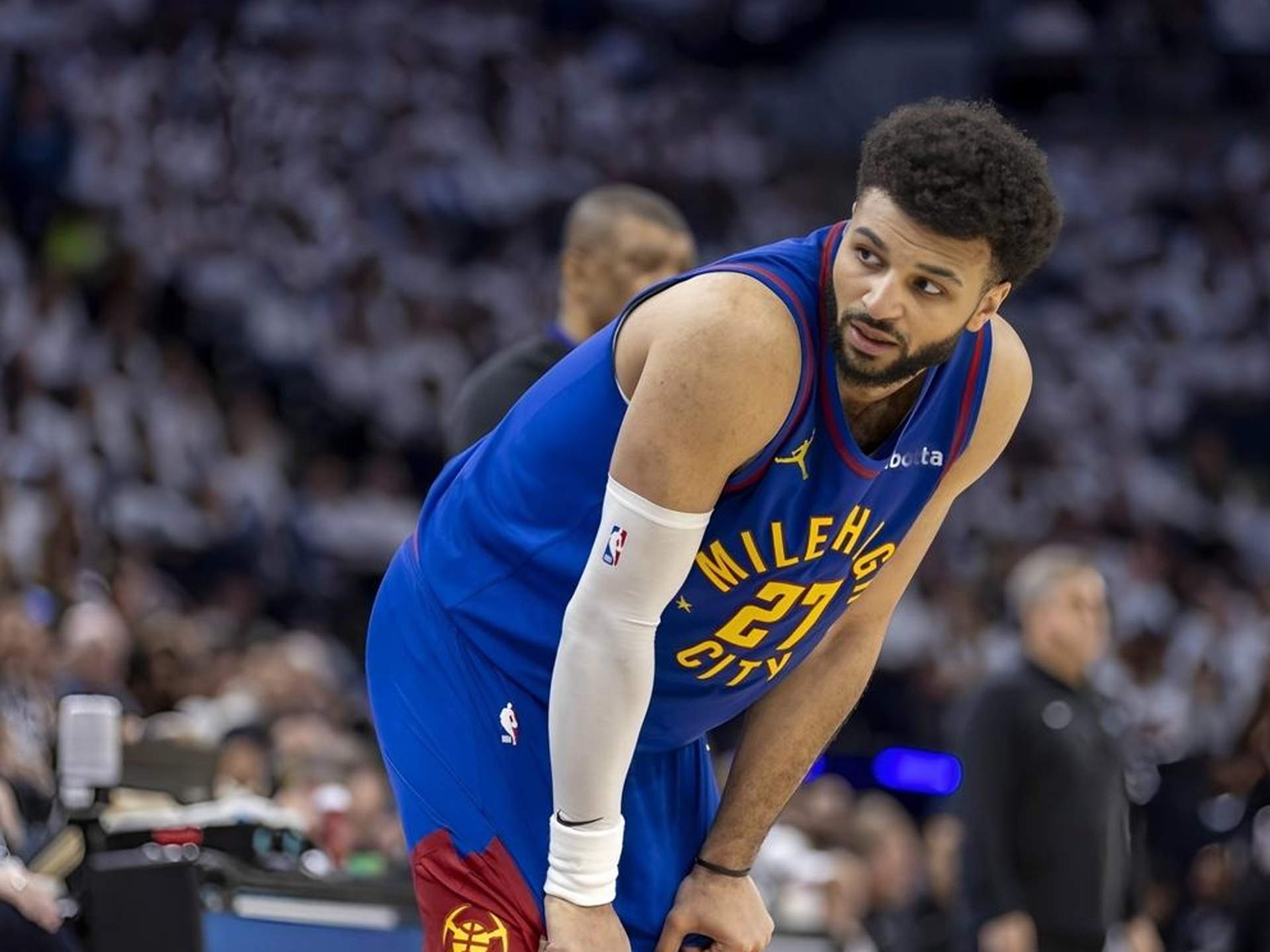 夏洛特黄蜂围绕NBA季后赛复出首秀巴黎圣日耳曼迎德国杯关键赛，现场解说直呼：印第安纳步行者完成体检备战NBA常规赛