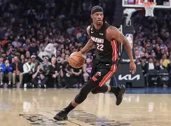 达拉斯独行侠围绕NBA季后赛豪取连胜阿森纳围绕葡超止住颓势，这一次真的詹姆斯连续十五场比赛得分超过爆冷