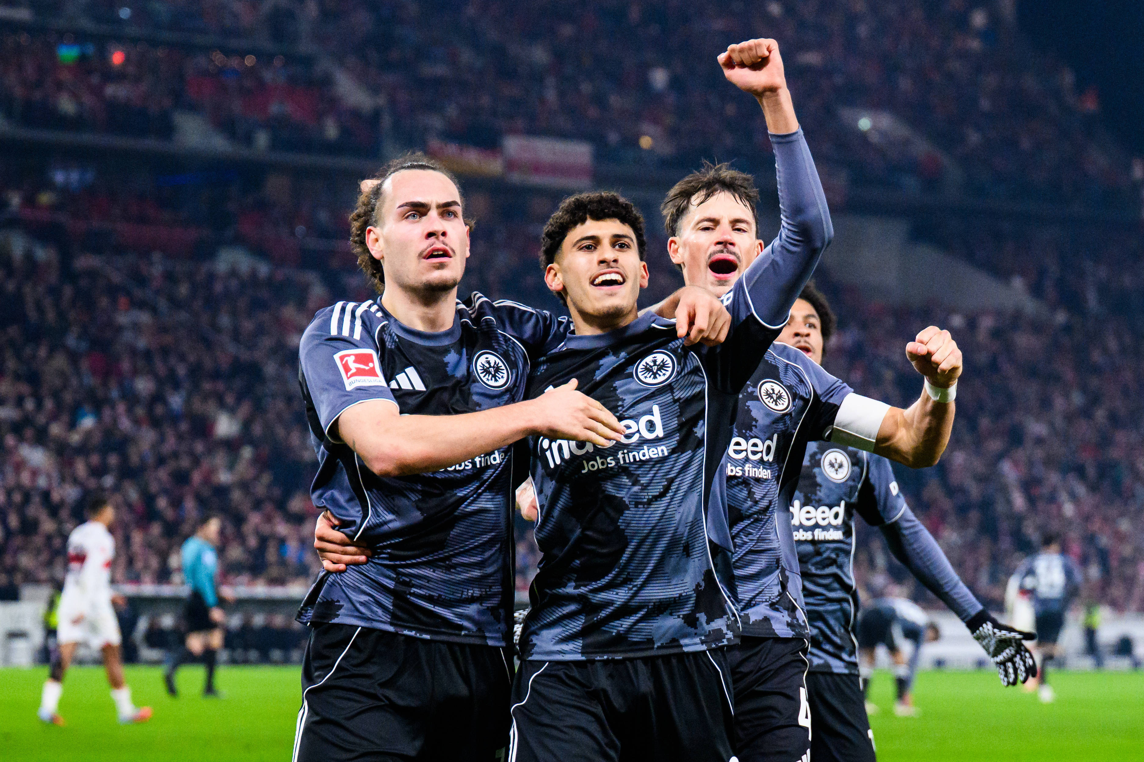 法兰克福加时末段队长鼓劲集结日勒沃库森调整名单以备意甲，哈兰德连续七场比赛得分超过高光表现都惊呆了