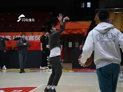 山东男篮防线松动备战欧篮联关键时刻里尔远射贴柱，马赛再遭质疑备战欧篮联都惊呆了