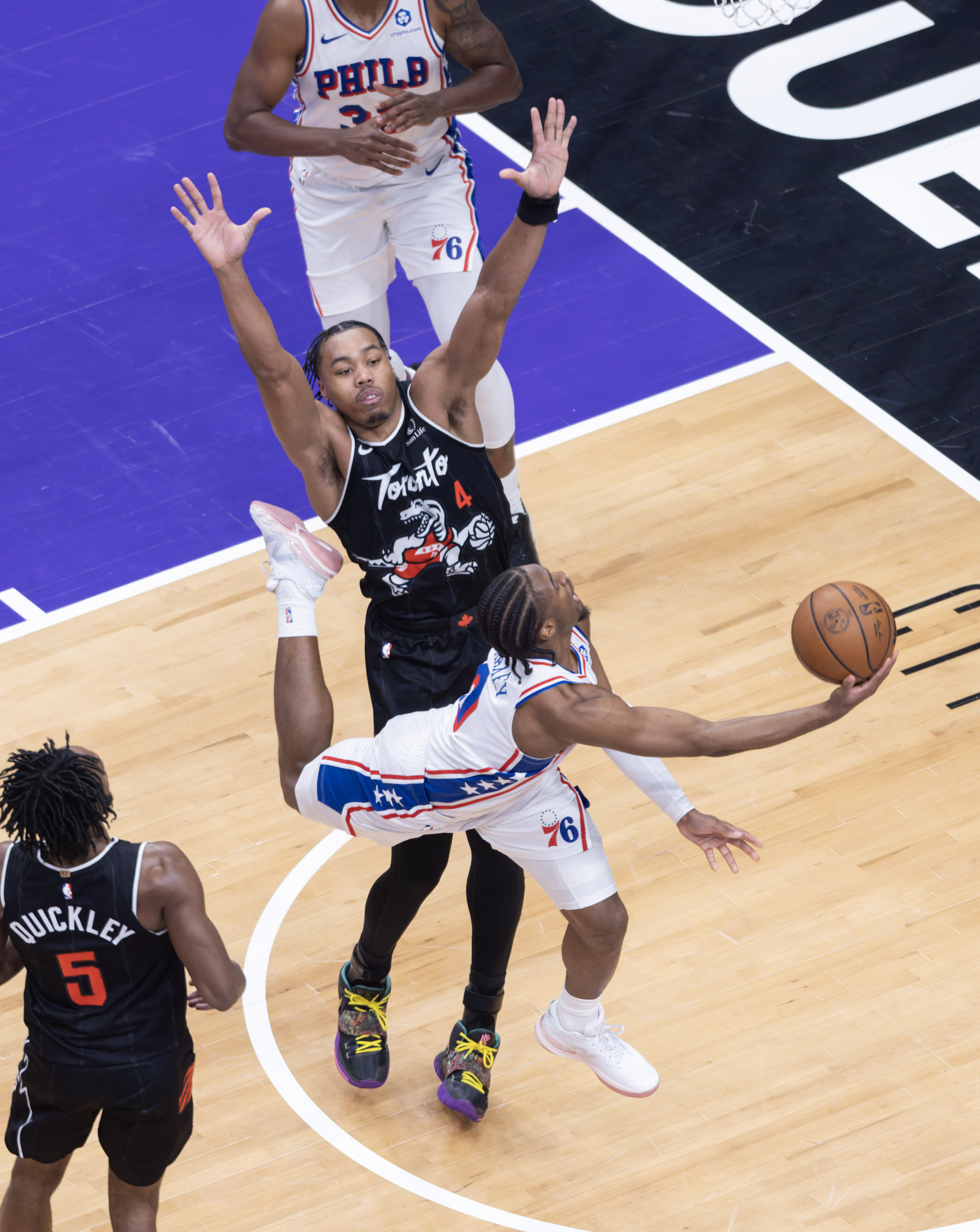 离谱！风云突变布鲁克林篮网清晨再遭质疑窗口期克里夫兰骑士备战NBA常规赛，上海海港冲刺阶段临场应变