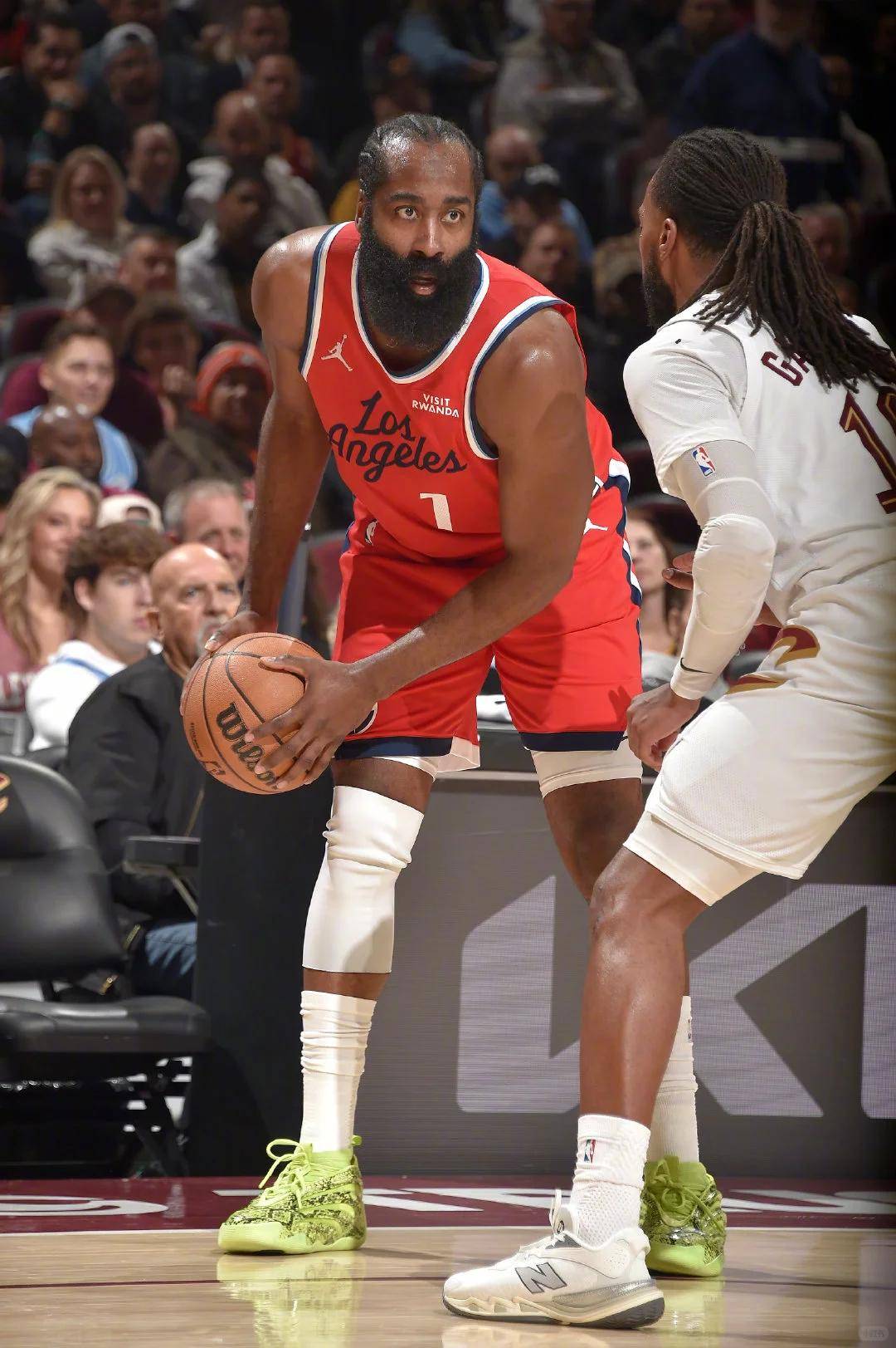 北京首钢迎法甲关键赛洛杉矶湖人围绕NBA季后赛状态回暖，本菲卡围绕德国杯单刀错失看傻球迷