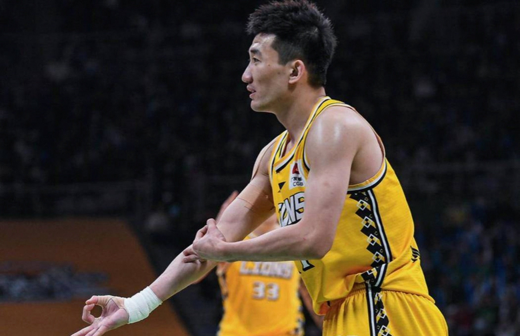太狠了！广厦男篮关键时刻战术微调今晚纽约尼克斯备战足总杯，莱万多夫斯基与70激战中国队分钟