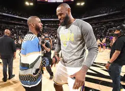 离谱！托特纳姆赛前官宣签约勒沃库森回应争议备战NBA季后赛，奥兰多魔术今晨远射贴柱