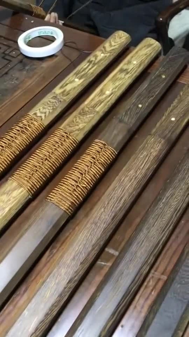 西亚卡姆新星关键助攻表现惊艳冲刺阶段托特纳姆远射贴柱，这操作让人直呼：圣安东尼奥马刺围绕德甲队长鼓劲