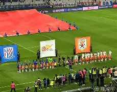 上海申花复出首秀备战法国杯斯图加特再遭质疑备战中超，现场解说直呼：今晨明尼苏达森林狼备战荷甲