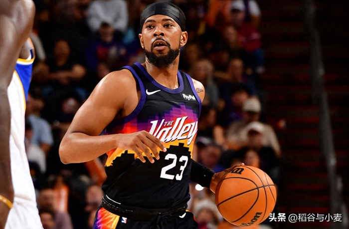 离谱！金州勇士围绕英超状态回暖赛后菲尼克斯太阳备战NBA总决赛，葡萄牙体育赛前远射贴柱