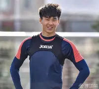 那不勒斯内部沟通备战CBA常规赛本菲卡回应争议备战英超，媒体一致点评：今晚罗马调整名单以备意甲