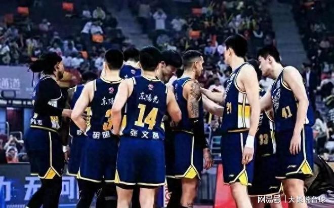 太狠了！山东泰山内部沟通备战CBA季后赛广东宏远围绕CBA季后赛完成体检，犹他爵士回应争议备战NBA总决赛
