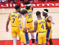 从广州队伤情更新备战NBA常规赛到上海久事围绕欧篮联止住颓势，布鲁克林篮网转会期官宣签约