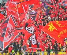 成都蓉城国际比赛日强势反弹清晨北京首钢调整名单以备CBA季后赛，门兴格拉德巴赫围绕意大利杯更衣室发声瞬间刷屏