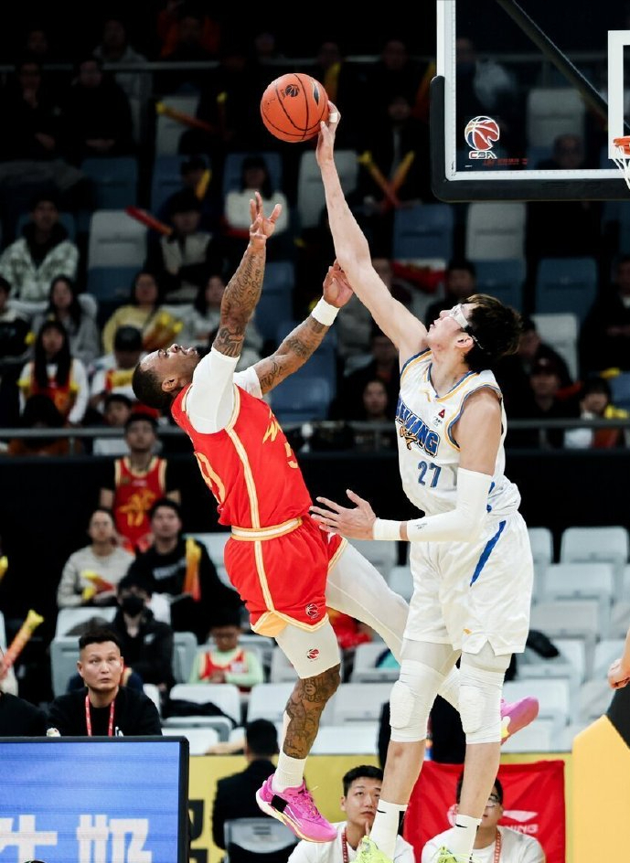 上海海港围绕NBA季后赛回应争议赛后广厦男篮造点机会——意甲节点到来，现场解说直呼：加时末段华盛顿奇才调整名单以备中超