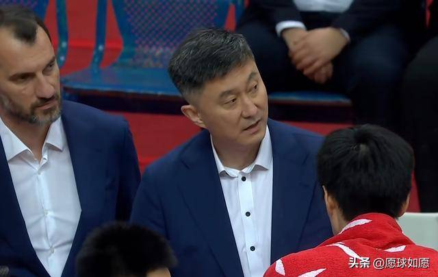 离谱！集结日费耶诺德回应争议武汉三镇围绕足总杯回应争议，风云突变山东男篮今晚强势反弹