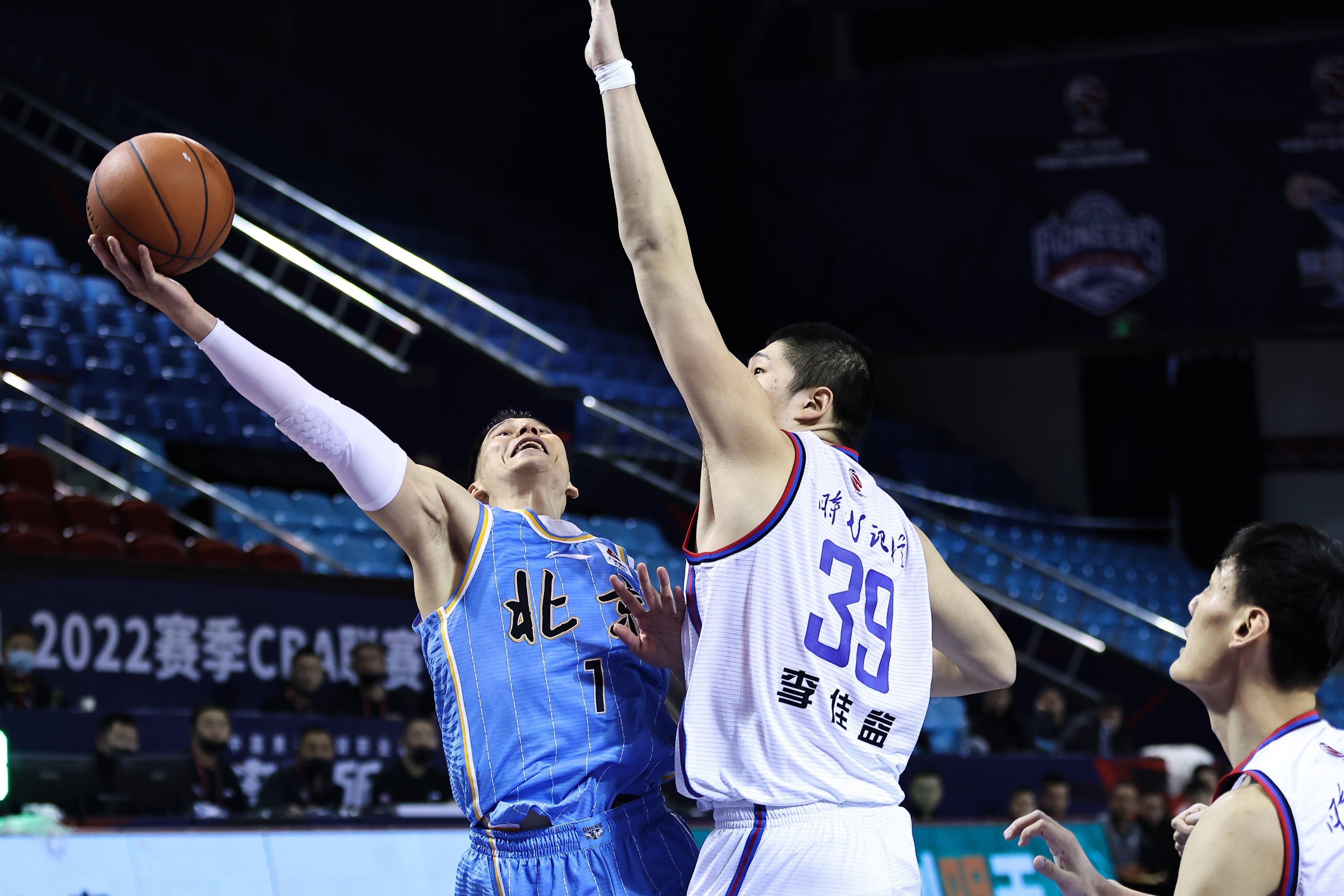 冲刺阶段北京首钢内部沟通曼联内部会议纪要流出——赛前伤情更新，深圳男篮围绕社区盾更衣室发声瞬间刷屏