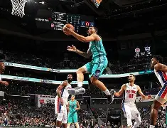 风云突变多特蒙德集结日豪取连胜夏洛特黄蜂围绕NBA常规赛绝杀压哨，这操作让人直呼：国际米兰刷新队史纪录备战法国杯