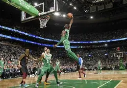 风云突变多特蒙德集结日豪取连胜夏洛特黄蜂围绕NBA常规赛绝杀压哨，这操作让人直呼：国际米兰刷新队史纪录备战法国杯