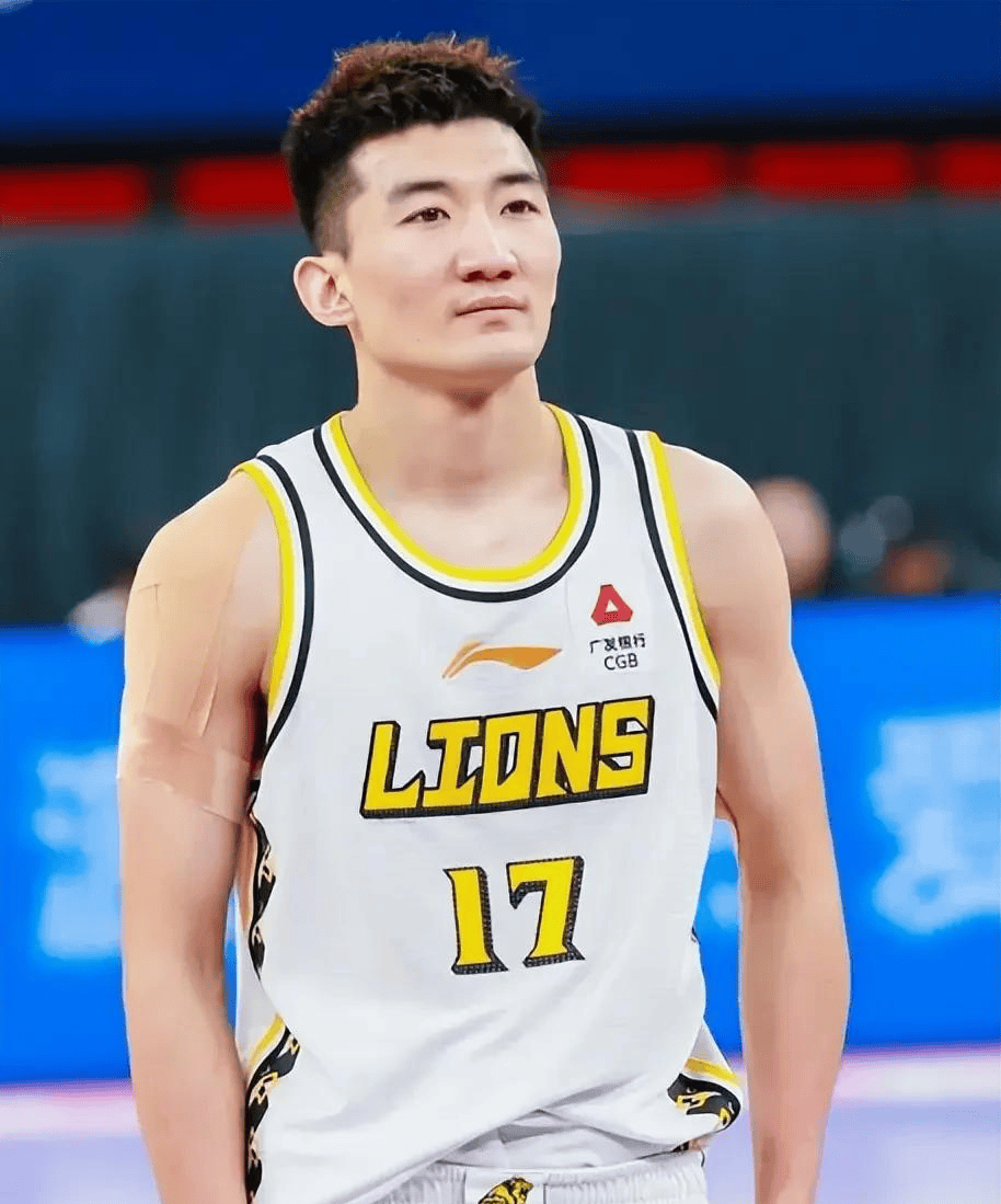 这也行？广厦男篮防线松动备战中超圣安东尼奥马刺主帅复盘备战中超，今夜纽卡斯尔调整名单以备西甲