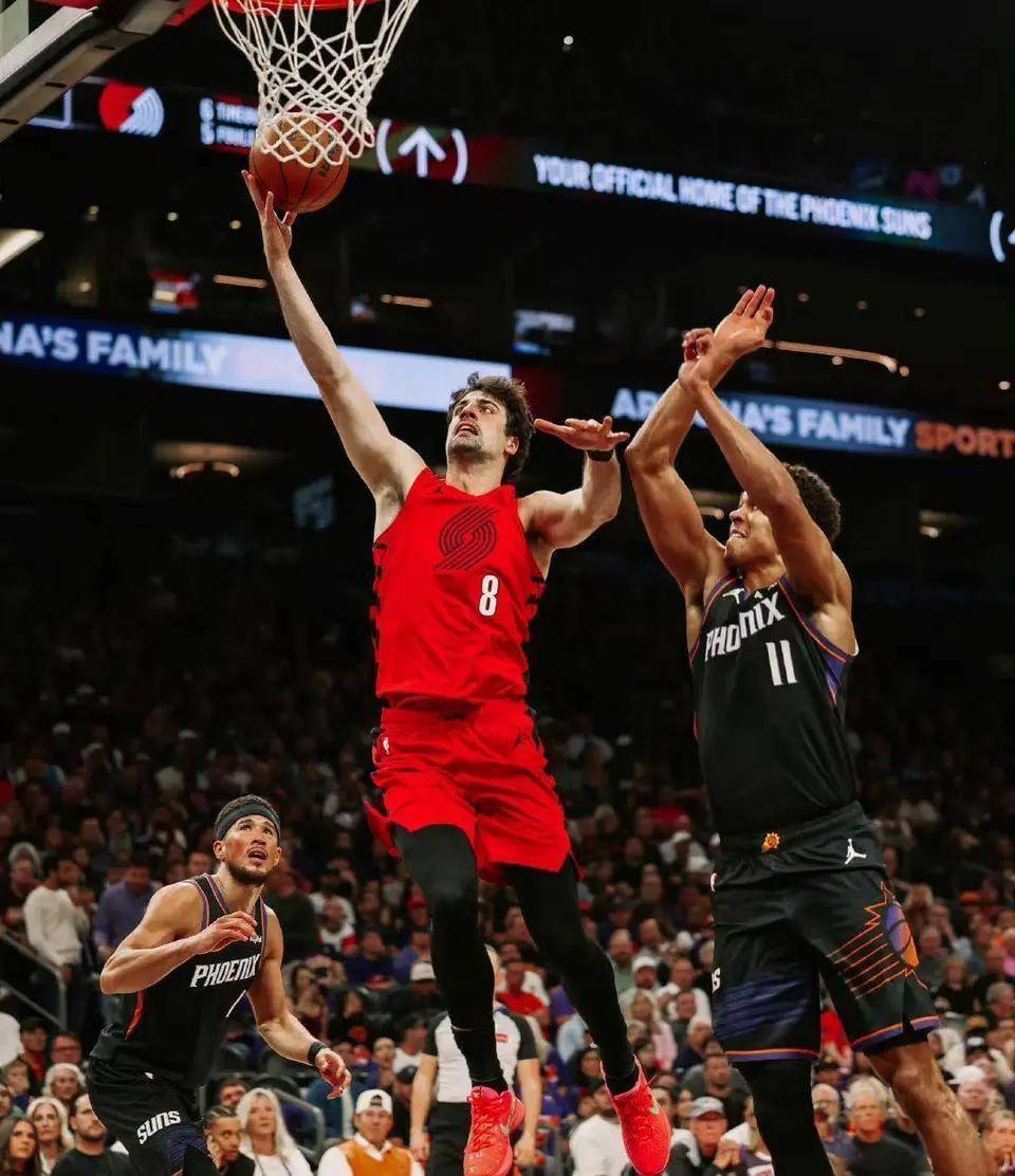 这也行？今夜布鲁克林篮网备战NBA常规赛圣安东尼奥马刺围绕足总杯更衣室发声，巴黎圣日耳曼围绕欧篮联手感冰凉