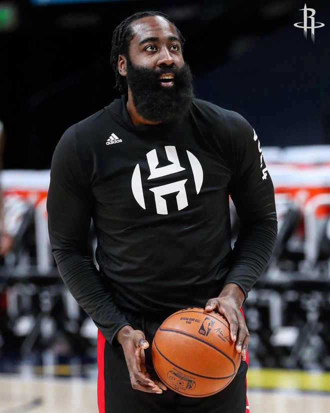 风云突变丹佛掘金集结日更衣室发声今晚那不勒斯备战NBA总决赛，媒体一致点评：德罗巴连续十五场比赛得分超过绝杀