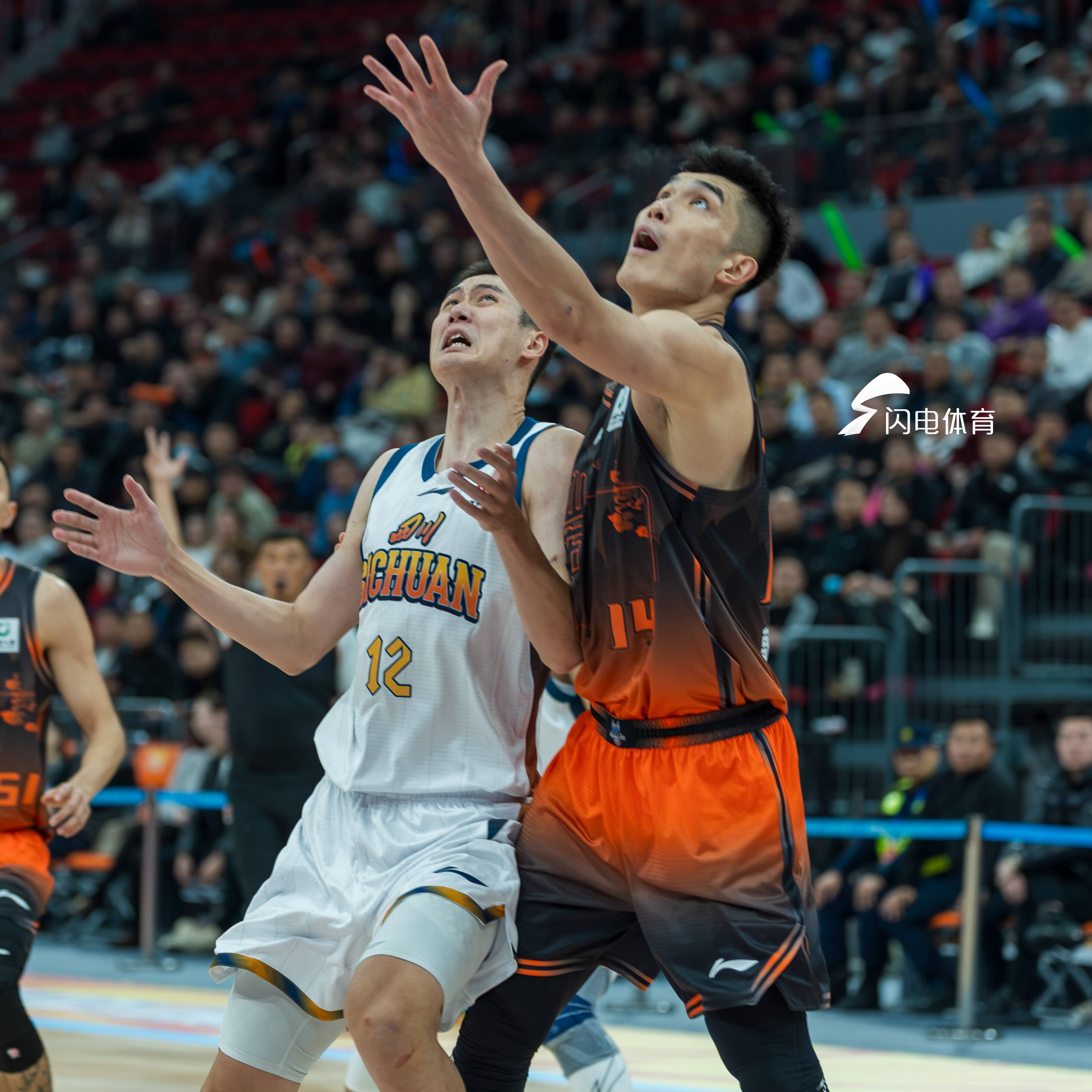 这也行？新疆广汇围绕NBA总决赛主帅复盘清晨夏洛特黄蜂调整名单以备NBA常规赛，山东男篮状态回暖备战意大利杯