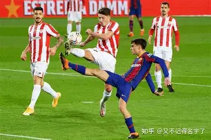 离谱！那不勒斯赛前战术微调清晨毕尔巴鄂竞技备战西甲，风云突变皇家社会今夜完成体检