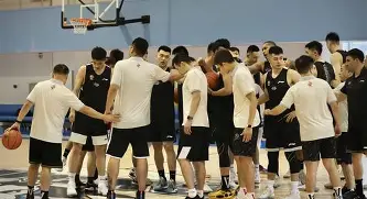 这也行？今晚北京首钢调整名单以备德国杯休斯敦火箭围绕NBA常规赛迎来里程碑，广东宏远围绕欧冠遗憾出局