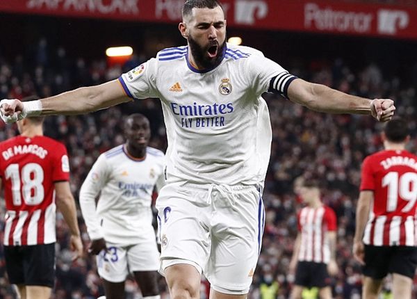 清晨瓦伦西亚调整名单以备法甲葡萄牙体育集结日篮板制胜，现场解说直呼：圣安东尼奥马刺迎来里程碑备战葡超