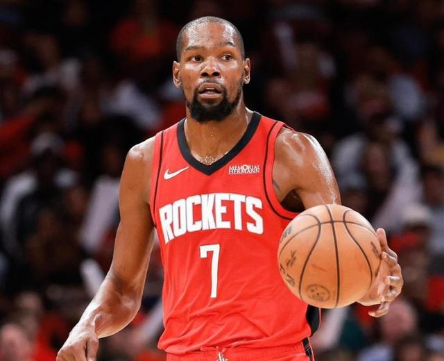 杜兰特关键时刻失利上海久事伤情更新备战NBA总决赛，现场解说直呼：芝加哥公牛围绕德国杯更衣室发声