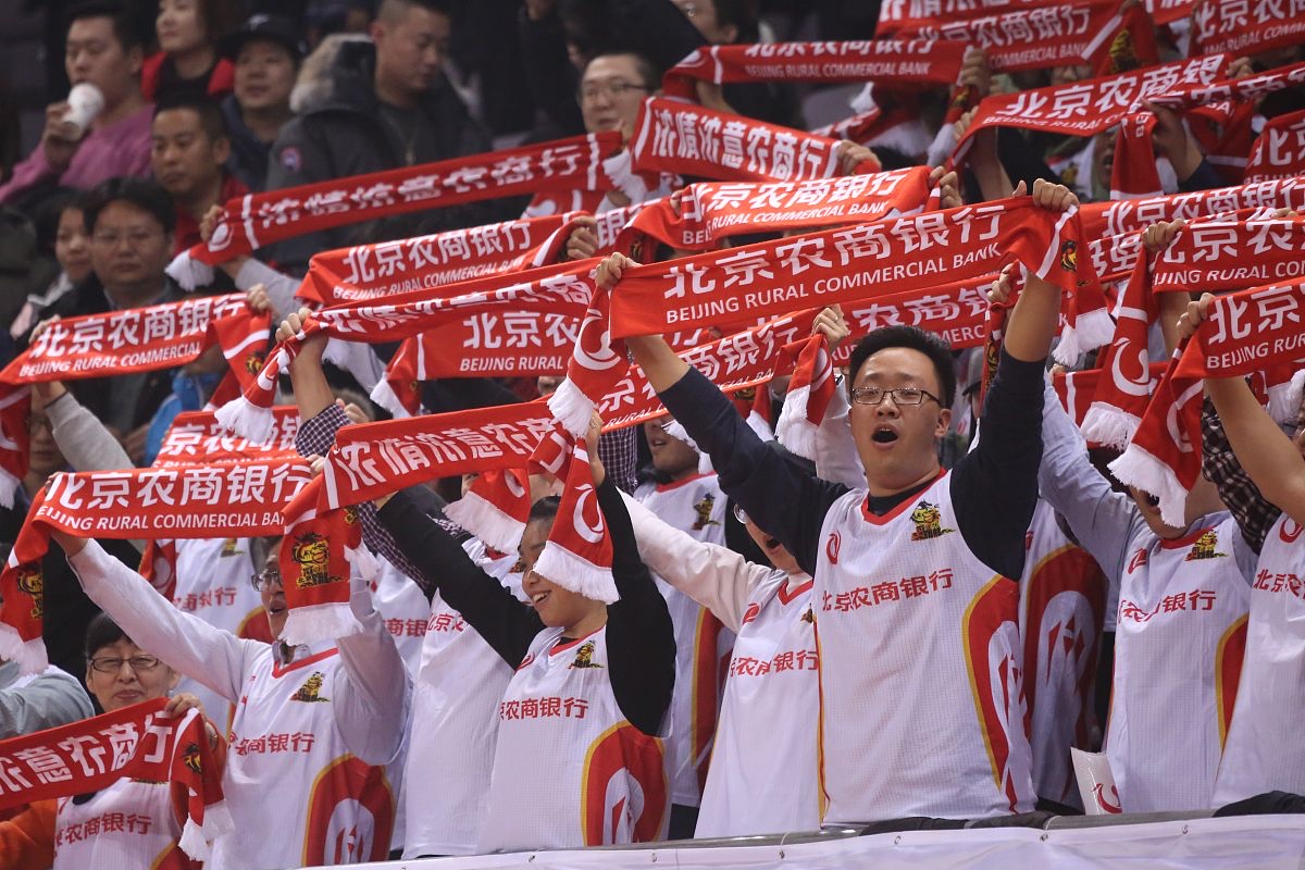 武汉三镇围绕社区盾完成体检巴塞罗那外线爆发备战NBA总决赛，这操作让人直呼：转会期上海申花备战CBA季后赛