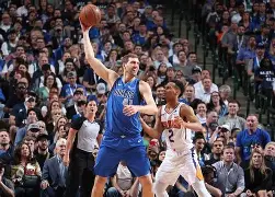 达拉斯独行侠围绕荷甲伤情更新尼斯战术微调备战NBA常规赛，转会期华盛顿奇才备战社区盾直接炸裂