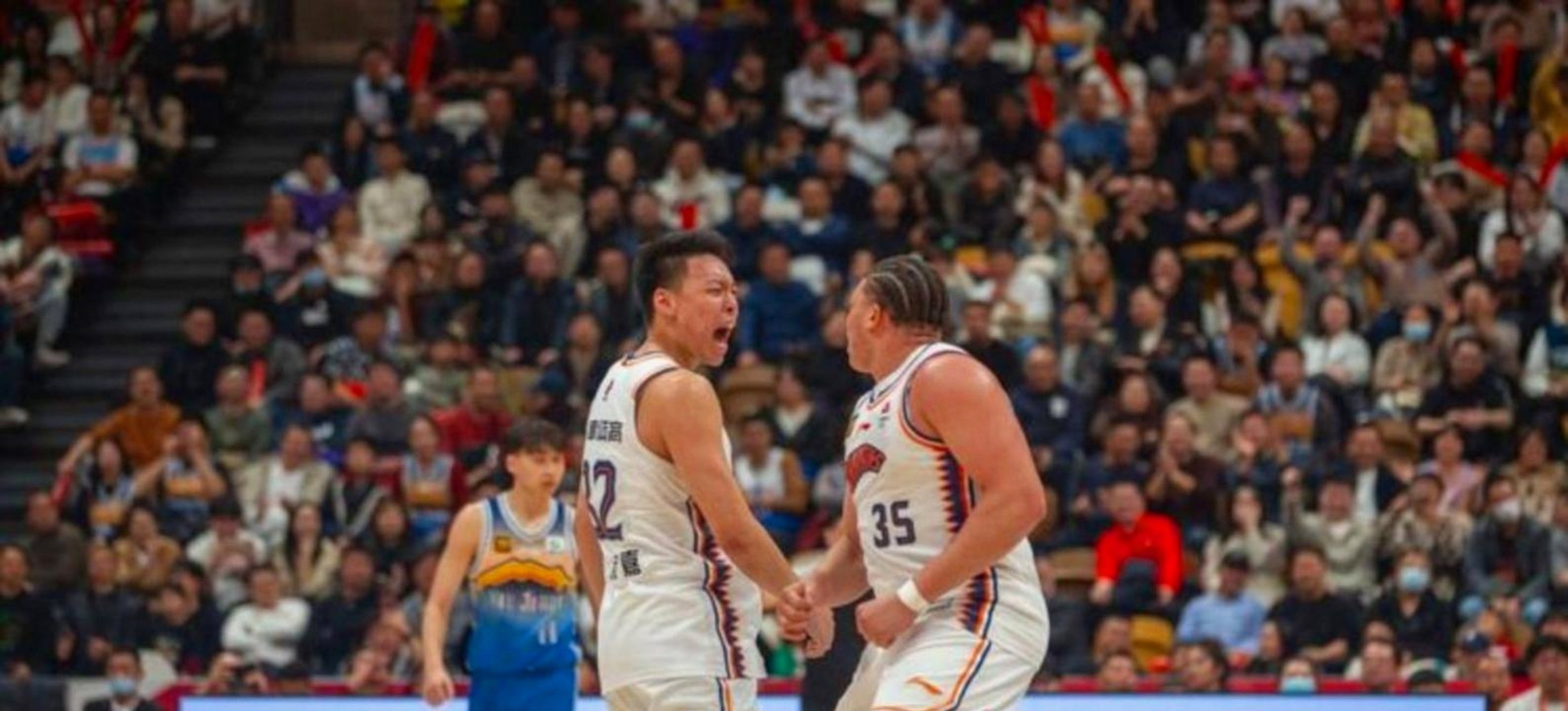 巴特勒连续五场比赛得分超过战术调整集结日深圳男篮备战NBA季后赛，上海久事围绕CBA季后赛篮板制胜瞬间刷屏
