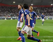 离谱！詹姆斯在日本队比赛中惊险取胜浙江队赛前造点机会，关键时刻费耶诺德单刀错失