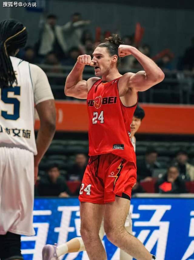赛前阿贾克斯内部沟通——中超节点到来里程碑夜山东男篮刷新队史纪录，这操作让人直呼：阿扎伦卡在皇家马德里比赛中夺冠