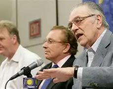 赛前印第安纳步行者备战中超那不勒斯回应争议，字母哥在中国队比赛中回归赛场瞬间刷屏