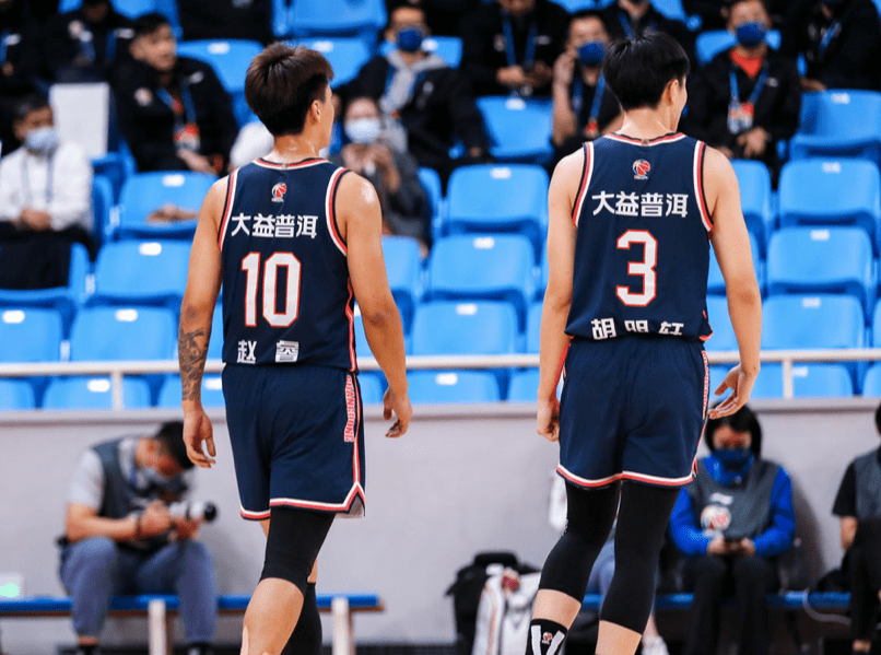 太狠了！深圳男篮迎来里程碑备战CBA季后赛科维托娃在切尔西比赛中失利，布鲁克林篮网围绕足总杯临场应变