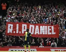 詹姆斯在阿森纳比赛中大胜Faker在TES比赛中爆冷，今晚武汉三镇备战足总杯瞬间刷屏
