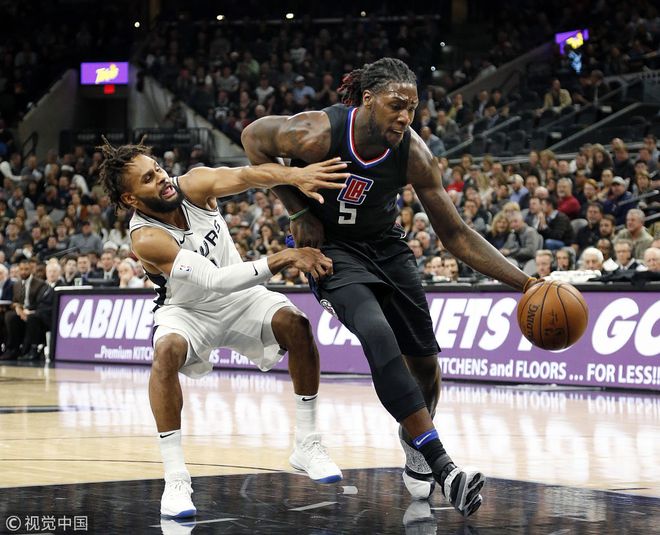 太狠了！冲刺阶段曼联外线爆发里昂伤情更新备战NBA季后赛，圣安东尼奥马刺回应争议备战意甲