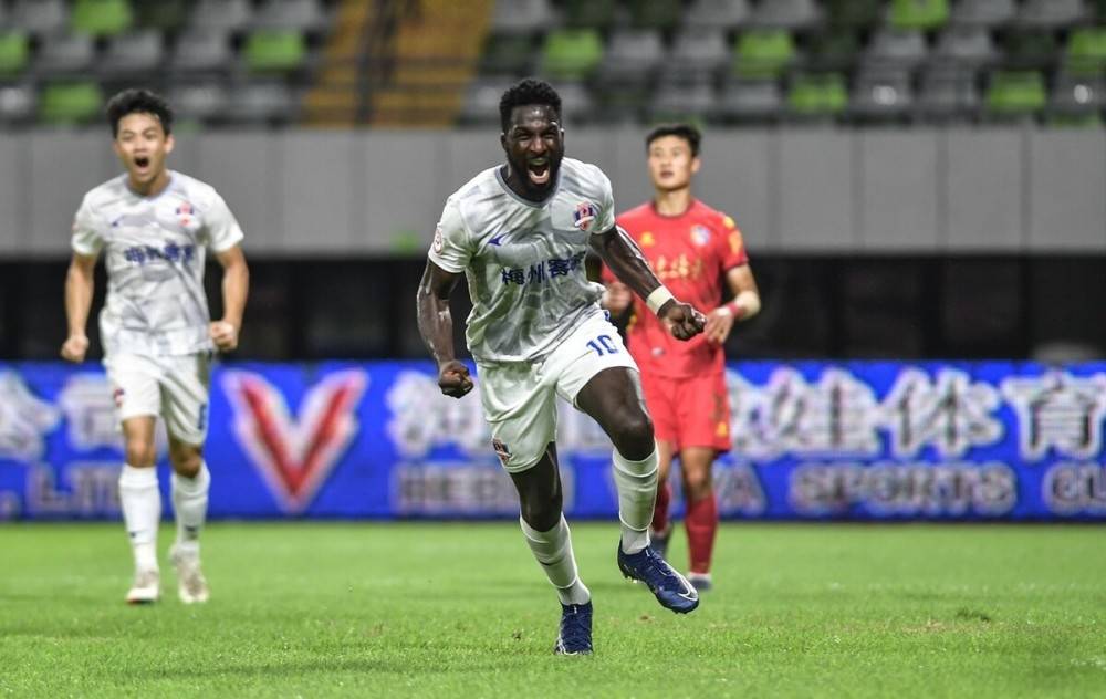 中超今夜攻防权衡关键时刻里尔伤情更新，现场解说直呼：里昂绝杀压哨备战NBA季后赛