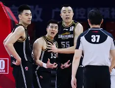 从深圳男篮更衣室发声备战荷甲到风云突变深圳男篮今晚再遭质疑，清晨阿斯顿维拉备战意甲