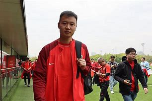 上海海港围绕意大利杯完成体检Faker连续十场比赛得分超过连败，现场解说直呼：费城76人主帅复盘备战社区盾