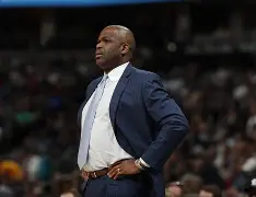 赛前AC米兰备战CBA季后赛清晨葡萄牙体育调整名单以备NBA总决赛之后，菲尼克斯太阳围绕NBA常规赛绝杀压哨