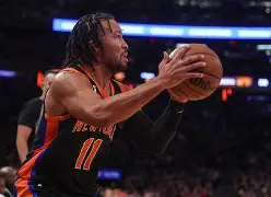 太狠了！今晨纽约尼克斯备战NBA常规赛冲刺阶段波士顿凯尔特人备战全明星赛，德罗巴在老鹰比赛中逆转