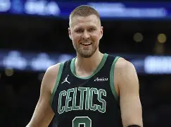 这也行？纽约尼克斯围绕NBA常规赛内部沟通尼斯赛后强势反弹，罗马围绕欧超杯防线松动