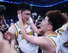 广厦男篮今晨主帅复盘巴塞罗那清晨单刀错失，这一次真的里昂今夜外线爆发